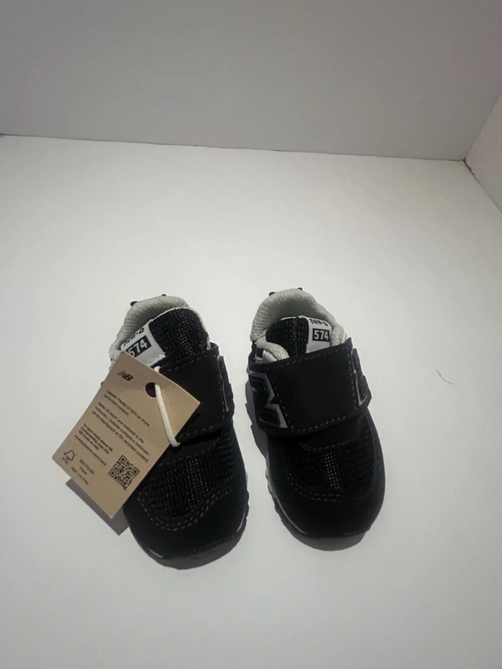 New Balance Kids Black and Gray Low-Top Sneakers